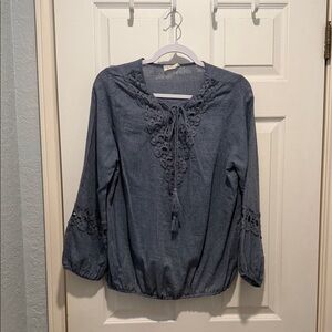 Chic Denim Blue Blouse with Lace Accents
